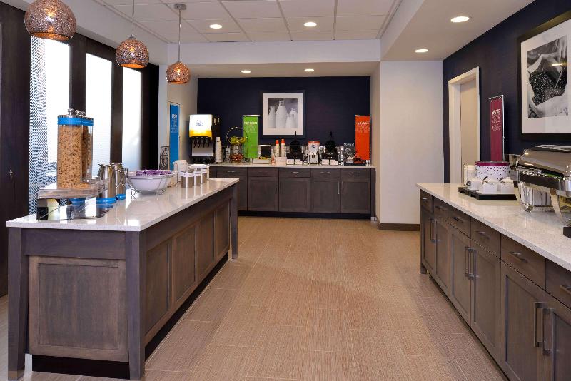Hampton Inn & Suites Albany-East Greenbus image