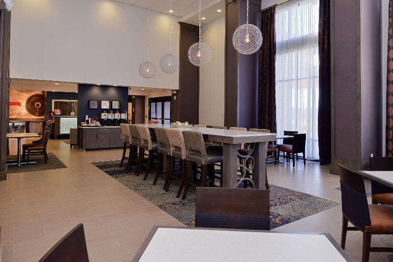 Hampton Inn & Suites Albany-East Greenbus image