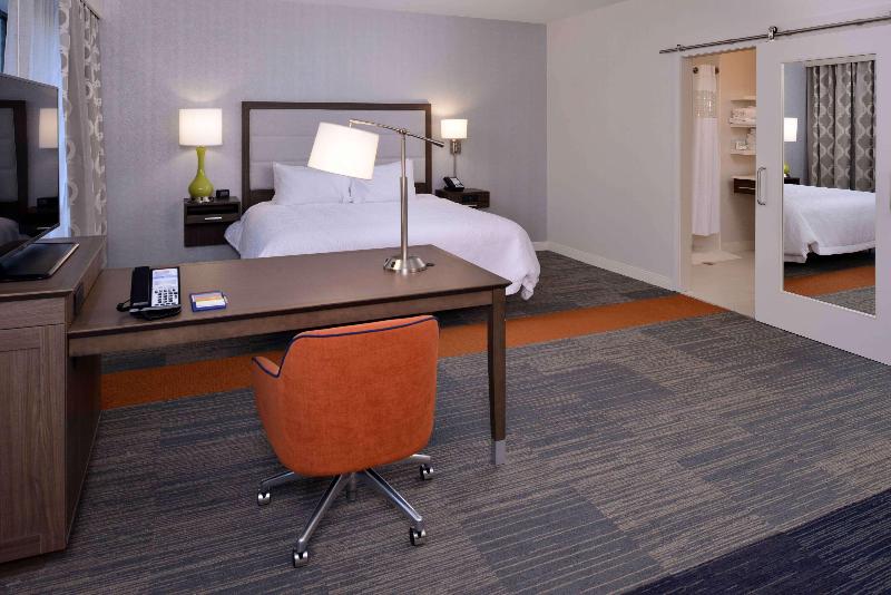 Hampton Inn & Suites Albany-East Greenbus image