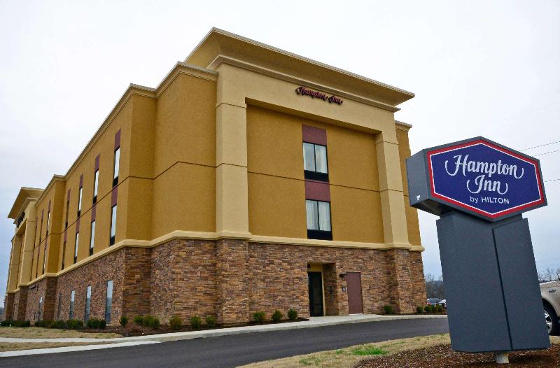 Hampton Inn Pulaski image