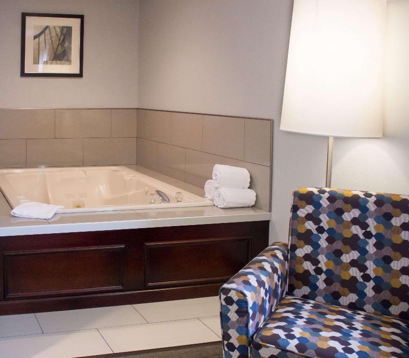 Baymont by Wyndham Maumee Toledo image