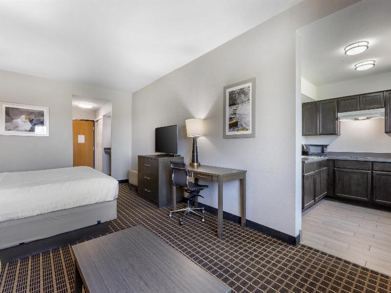 Best Western Plus Lampasas Inn & Suites image