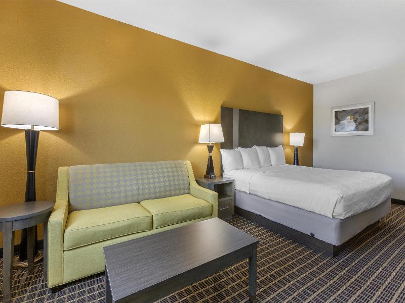 Best Western Plus Lampasas Inn & Suites image