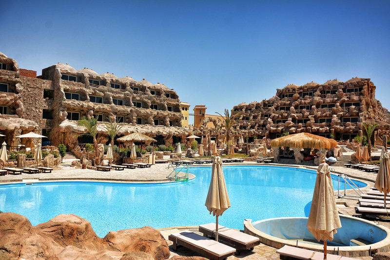 Caves Beach Resort Hurghada