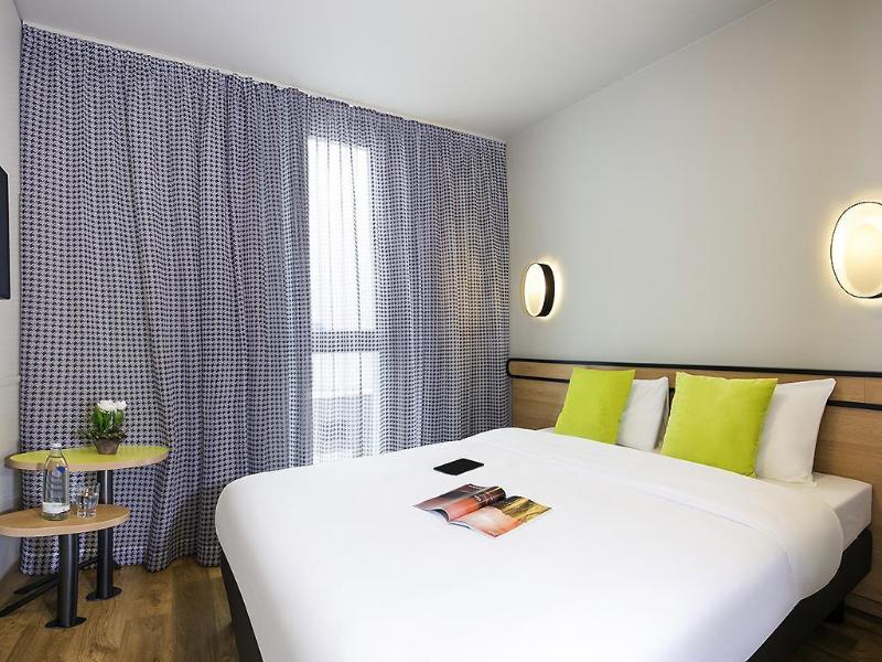 Adagio Access Colombes La Defense image