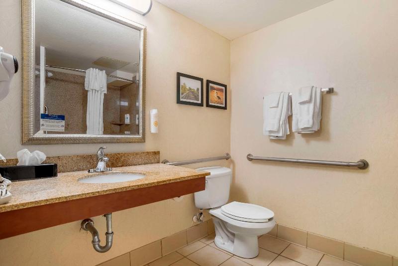 Comfort Inn & Suites Northern Malbis image