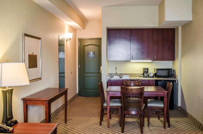 Comfort Inn & Suites Northern Malbis image
