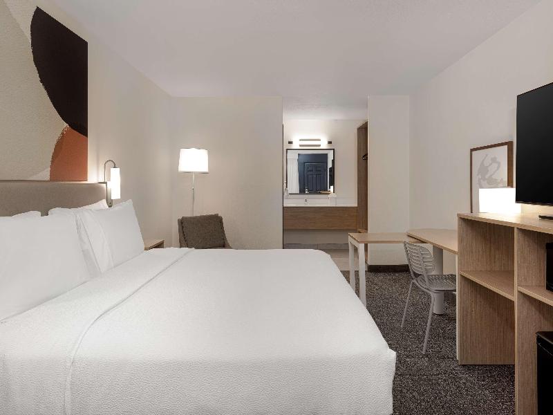 Spark by Hilton Santa Nella image