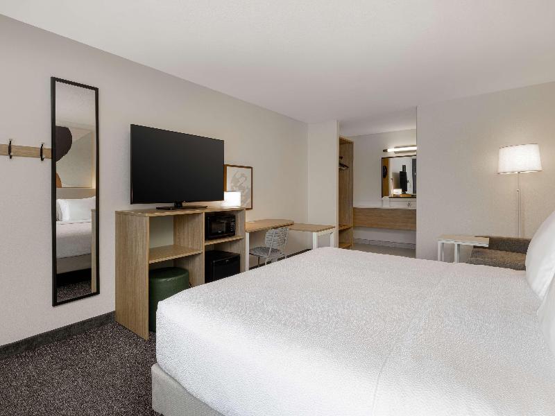 Spark by Hilton Santa Nella image