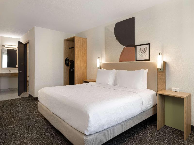 Spark by Hilton Santa Nella image
