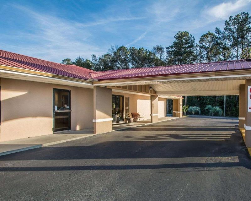Econo Lodge Defuniak Springs I-10 image