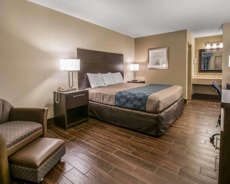 Econo Lodge Defuniak Springs I-10 image