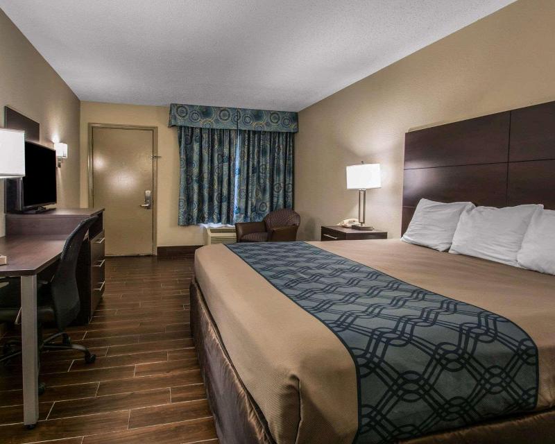Econo Lodge Defuniak Springs I-10 image