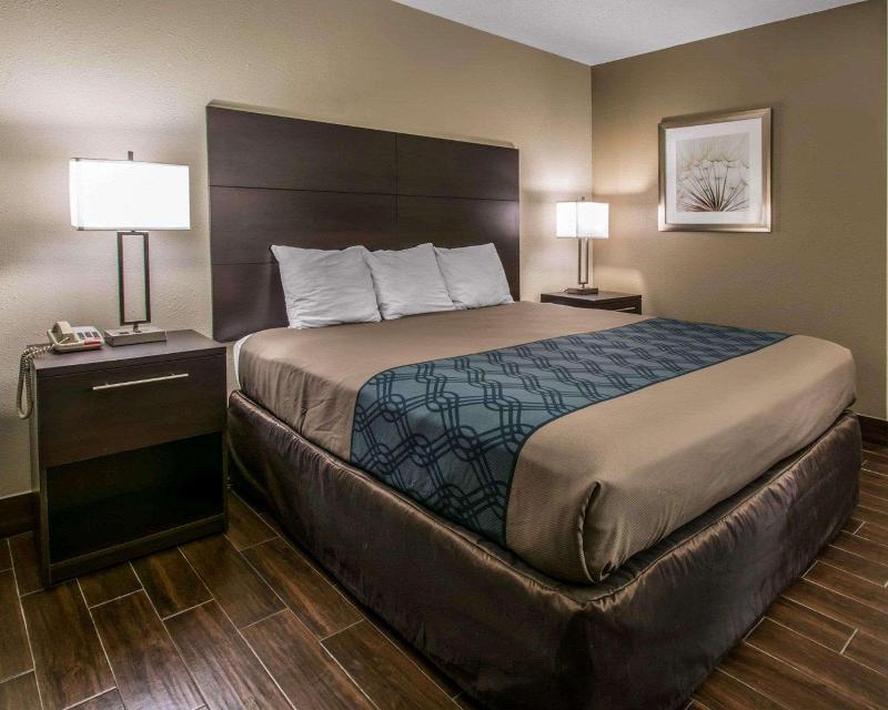 Econo Lodge Defuniak Springs I-10 image