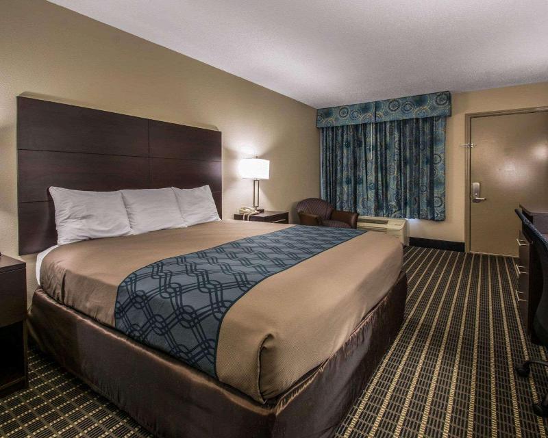 Econo Lodge Defuniak Springs I-10 image