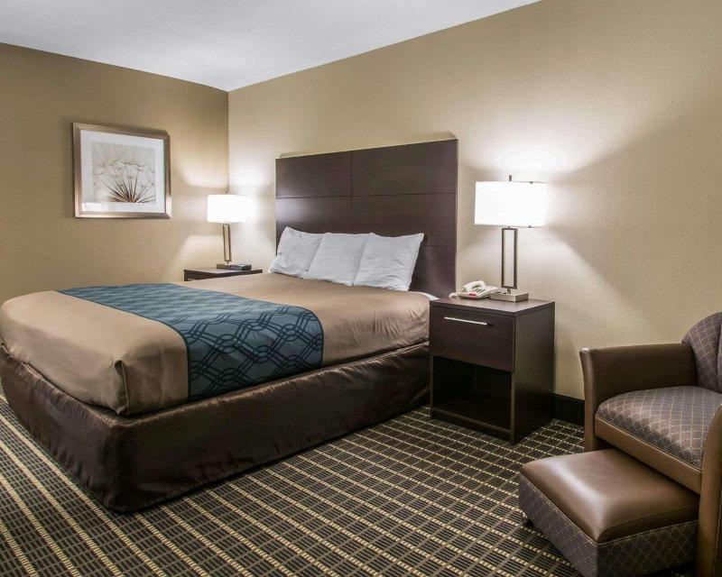 Econo Lodge Defuniak Springs I-10 image
