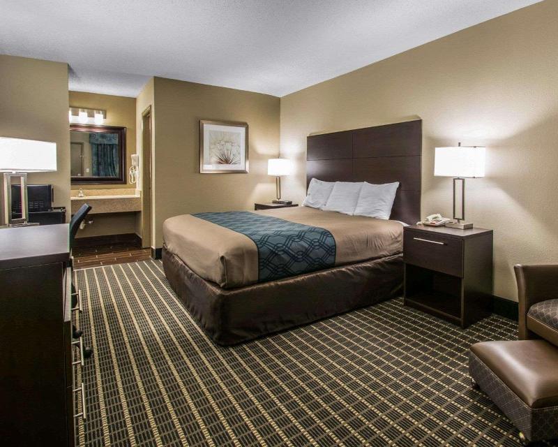 Econo Lodge Defuniak Springs I-10 image