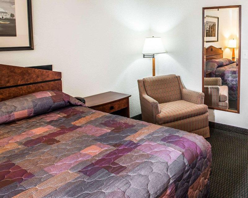 Rodeway Inn Greeley image