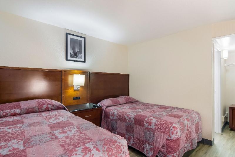 Rodeway Inn Greeley image