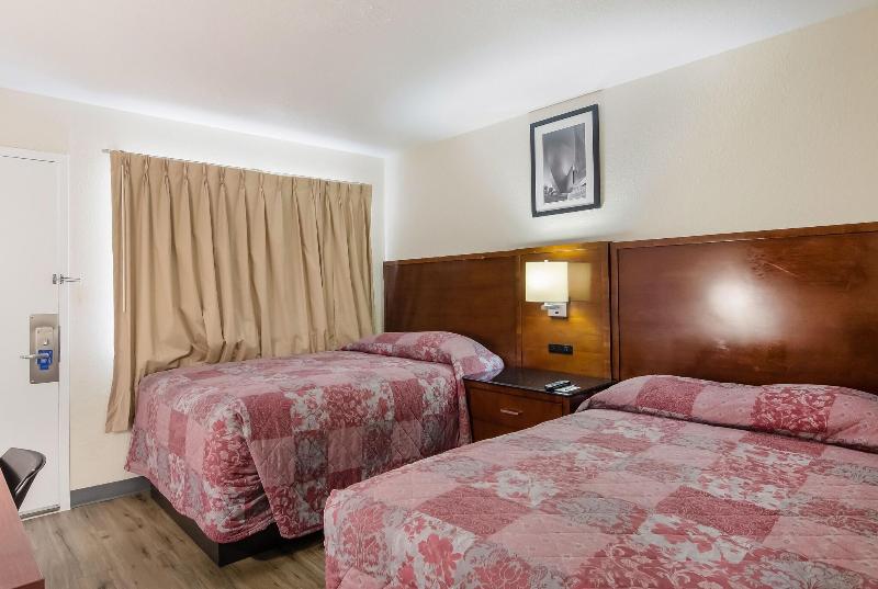 Rodeway Inn Greeley image