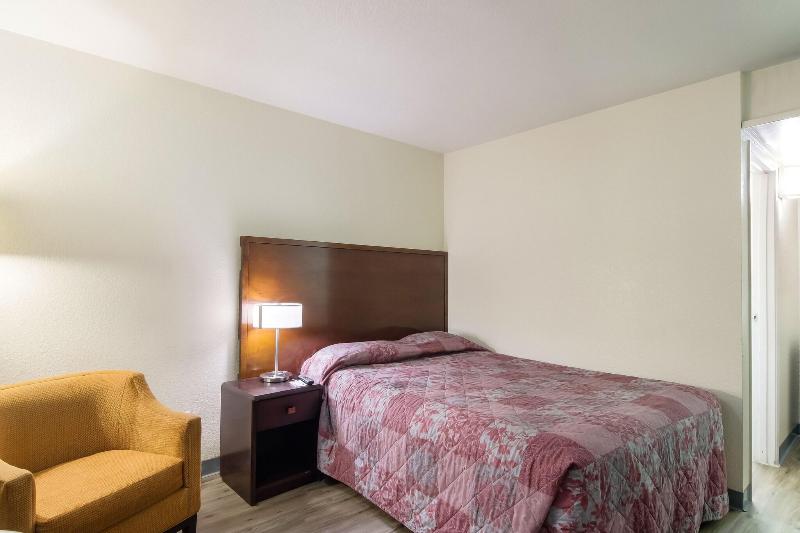 Rodeway Inn Greeley image