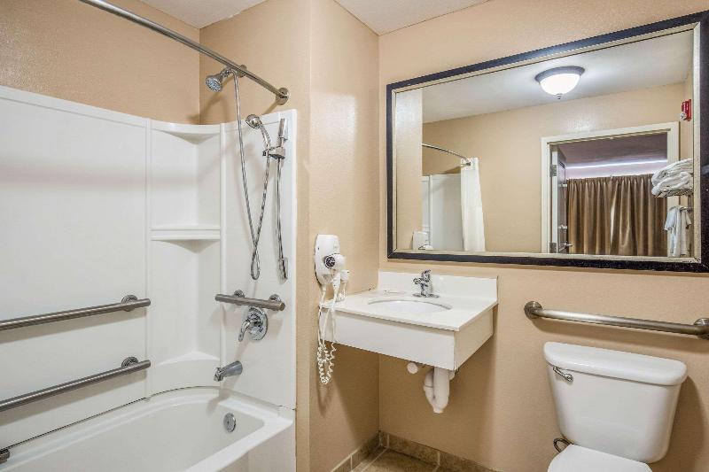 Mainstay Suites Port Saint Joe South image 6