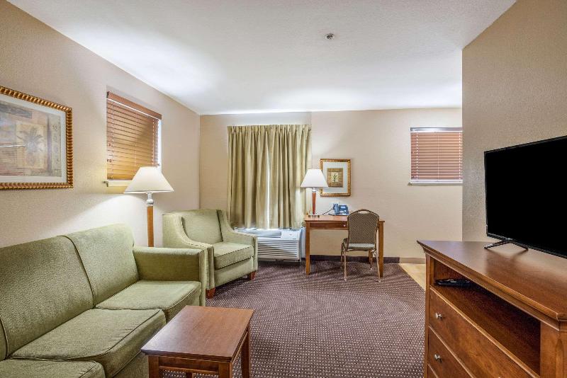 Mainstay Suites Port Saint Joe South image 4