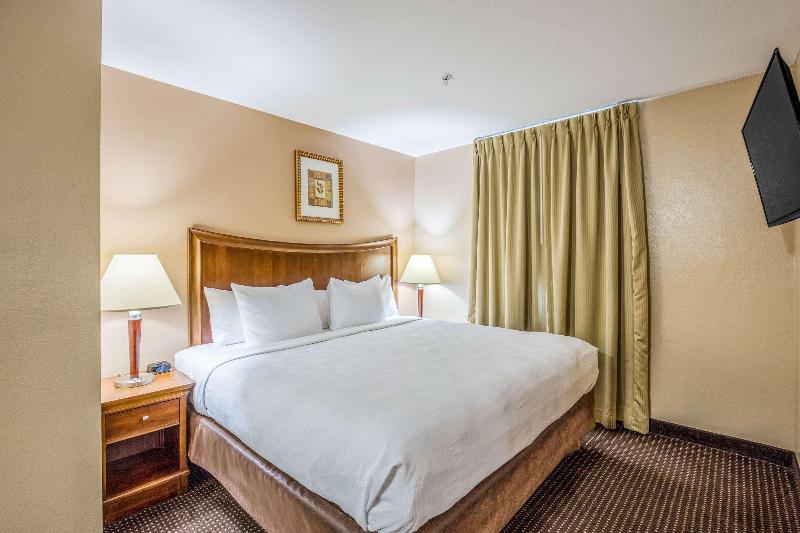 Mainstay Suites Port Saint Joe South image 3
