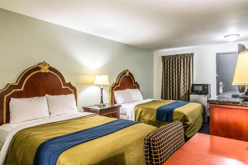 Rodeway Inn Portage image