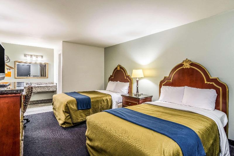 Rodeway Inn Portage image