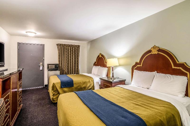 Rodeway Inn Portage image