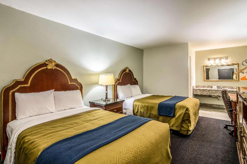 Rodeway Inn Portage image