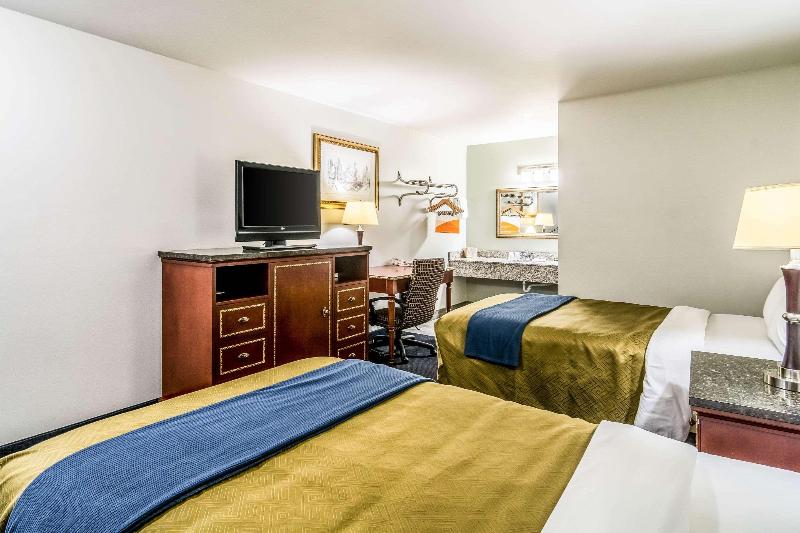 Rodeway Inn Portage image