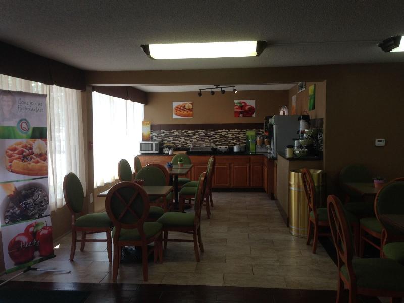 Quality Inn & Suites Horse Cave Area image