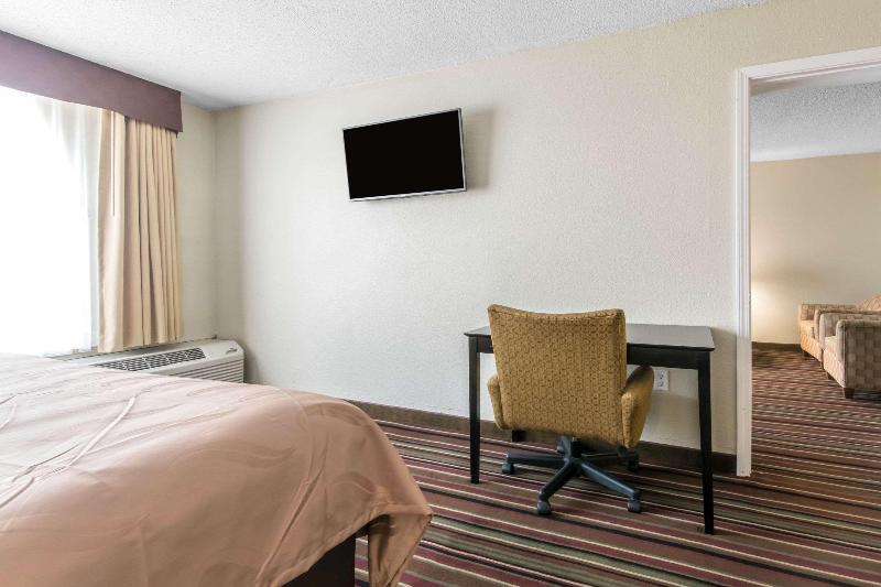 Quality Inn & Suites Horse Cave Area image
