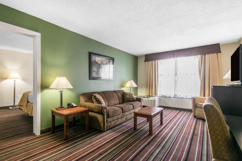 Quality Inn & Suites Horse Cave Area image