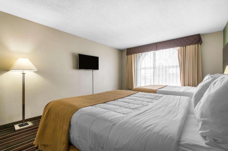 Quality Inn & Suites Horse Cave Area image