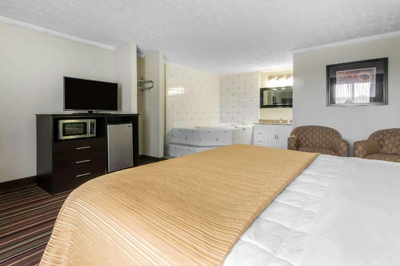 Quality Inn & Suites Horse Cave Area image