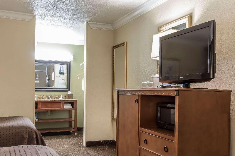 Clarion Inn Morgan City image