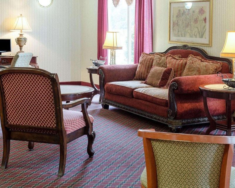 Rodeway Inn image