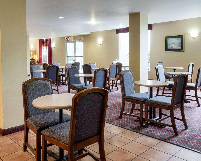 Rodeway Inn image 5