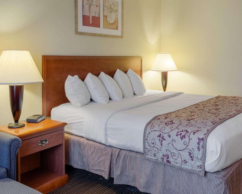 Rodeway Inn image