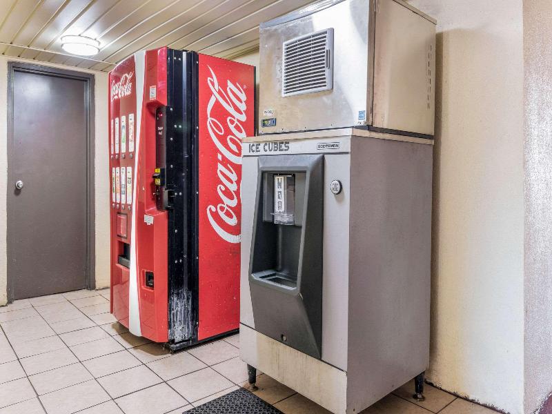 Econo Lodge Inn & Suites Griffin image