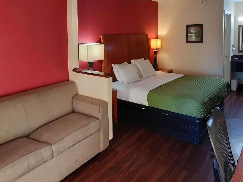 Econo Lodge Inn & Suites Griffin image