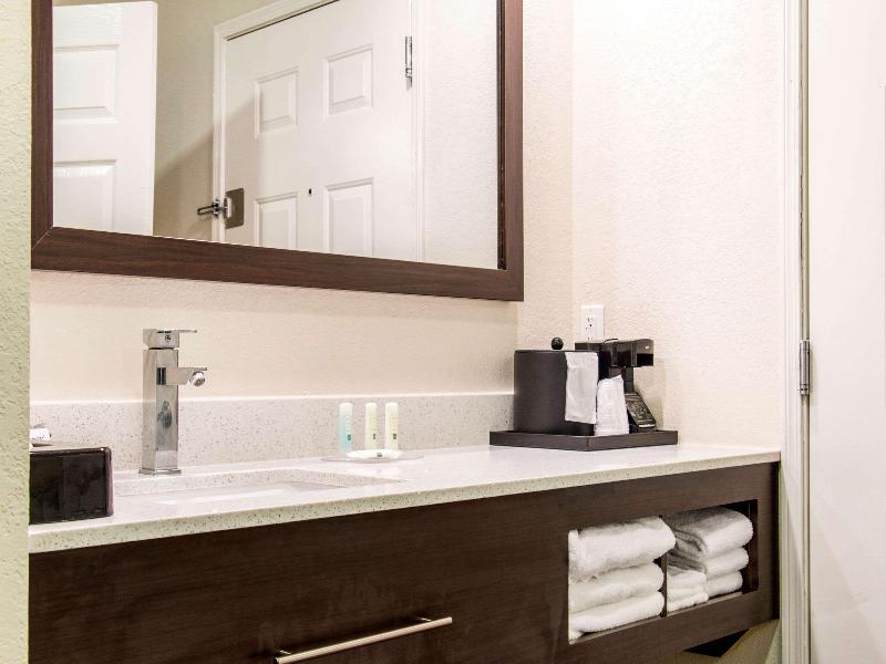 Quality Inn Pooler  Savannah I95 image