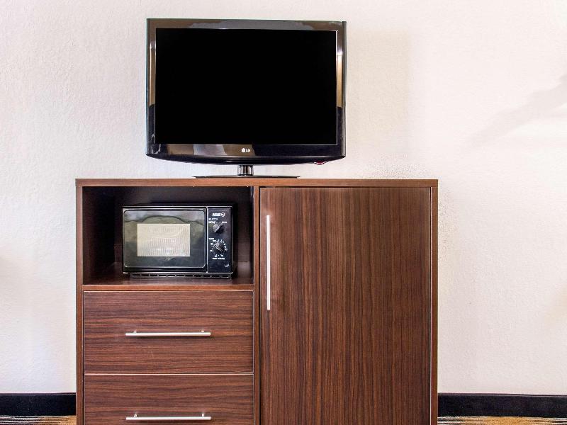 Quality Inn Pooler  Savannah I95 image