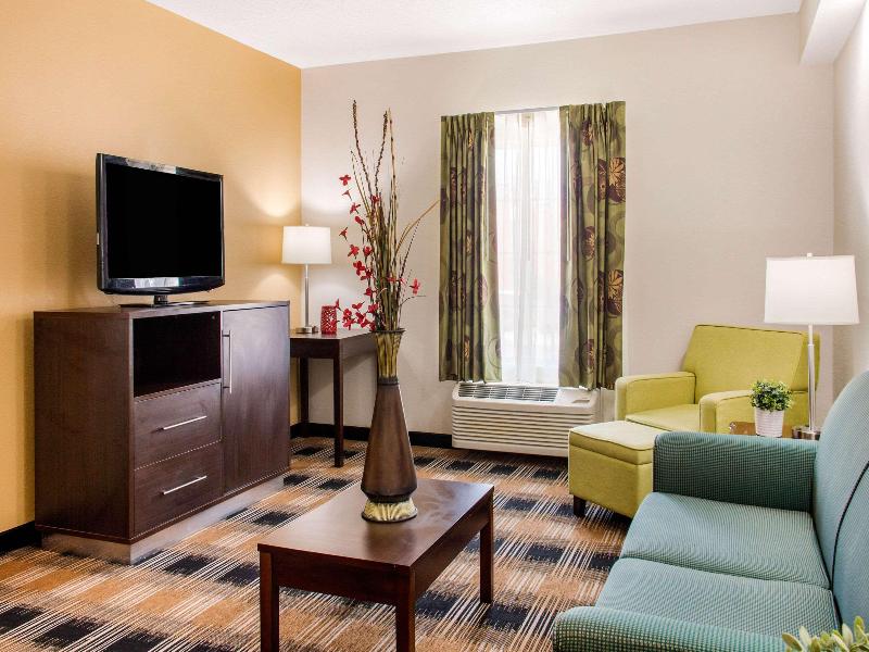 Quality Inn Pooler  Savannah I95 image