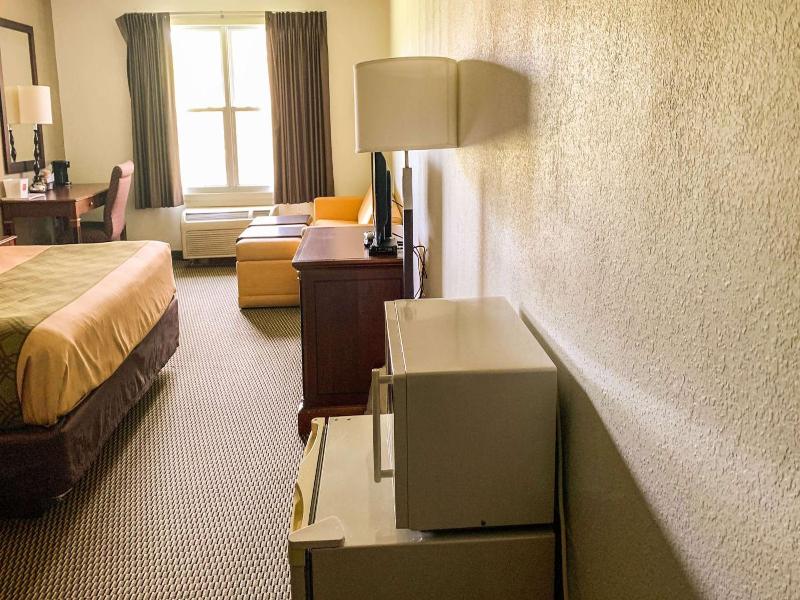 Econo Lodge Rockville image 7
