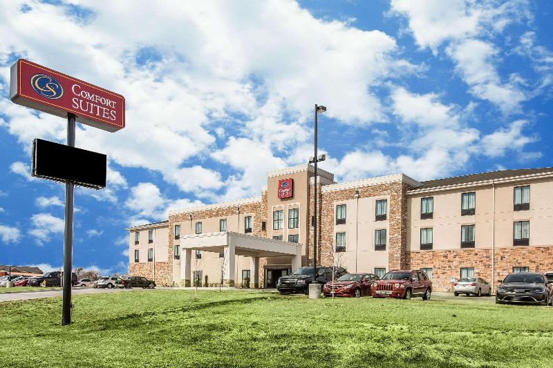 Comfort Suites Dodge City image