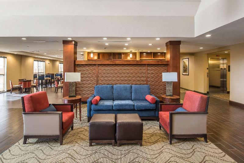 Comfort Suites Dodge City image